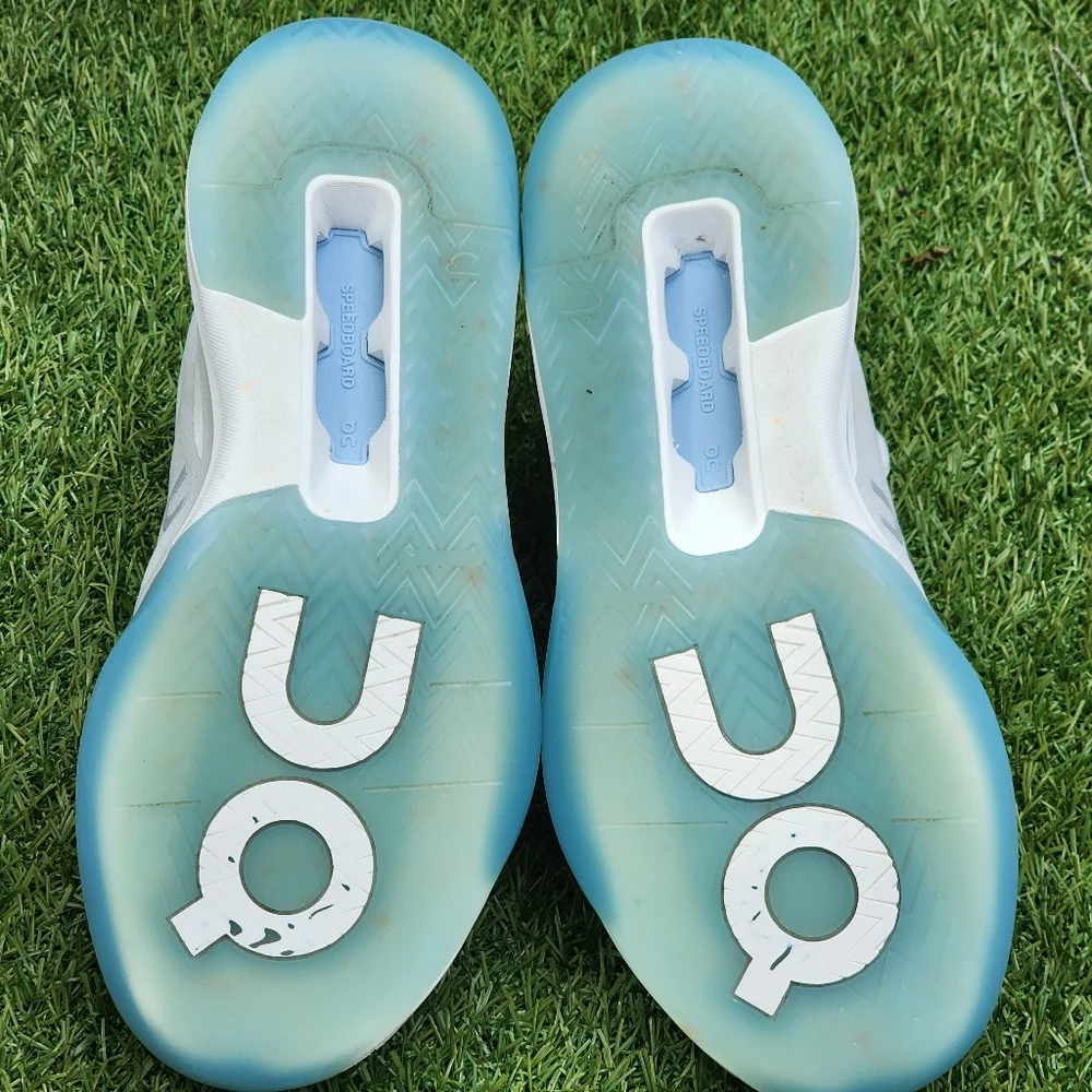 On Running Cloud White and Sky Blue Athletic Shoes - The Roger Advantage Pro - Picture 8 of 9